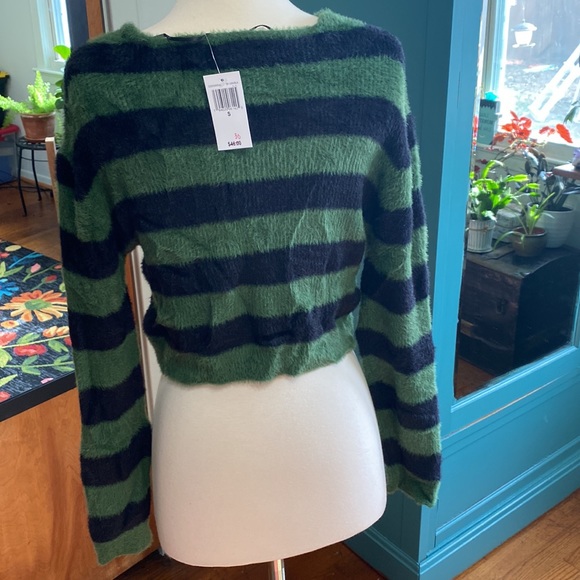 Green and black stripey cropped sweater - Picture 3 of 4